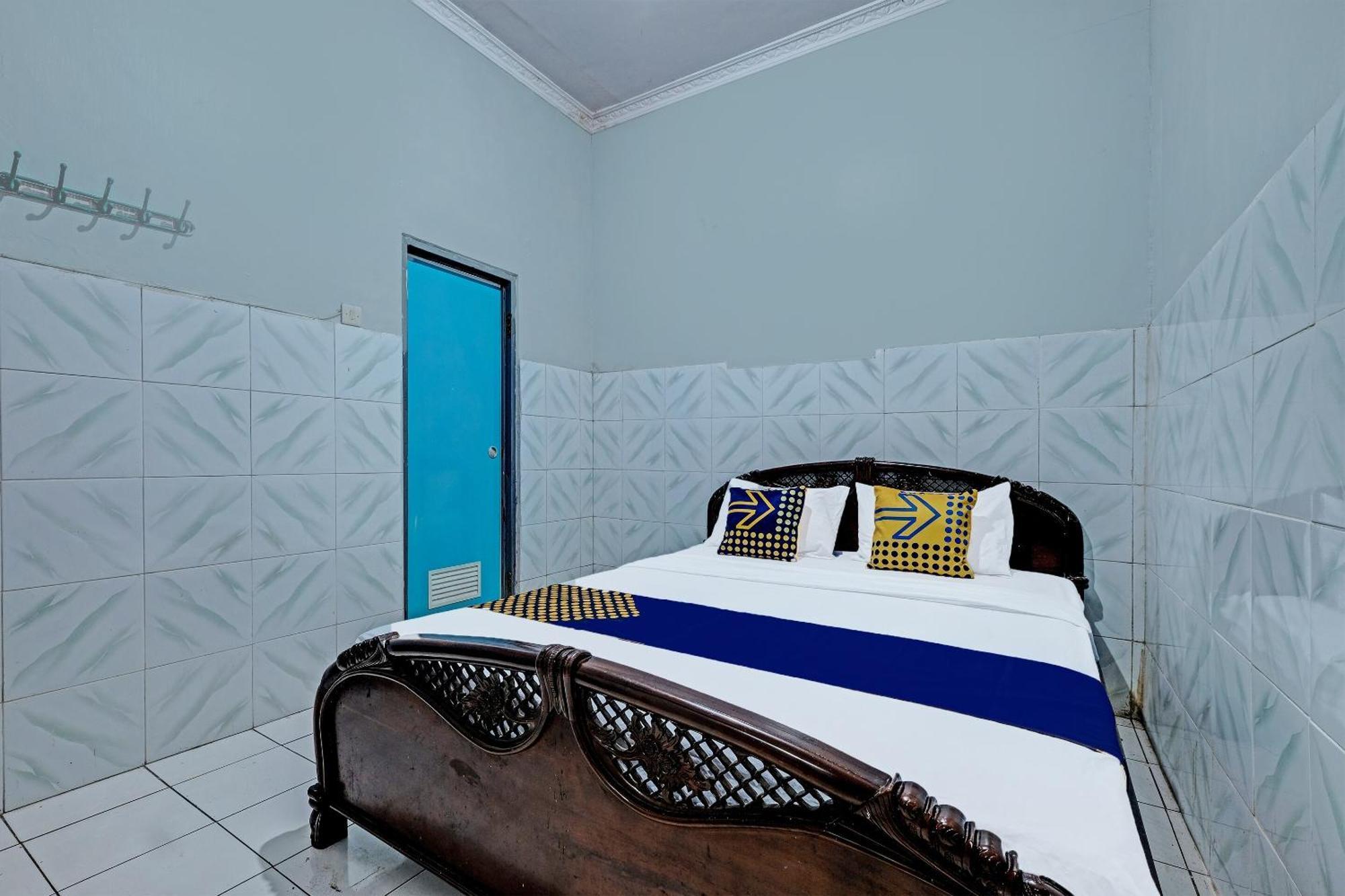 Spot On 91915 Homestay Superman Yogyakarta Exterior foto