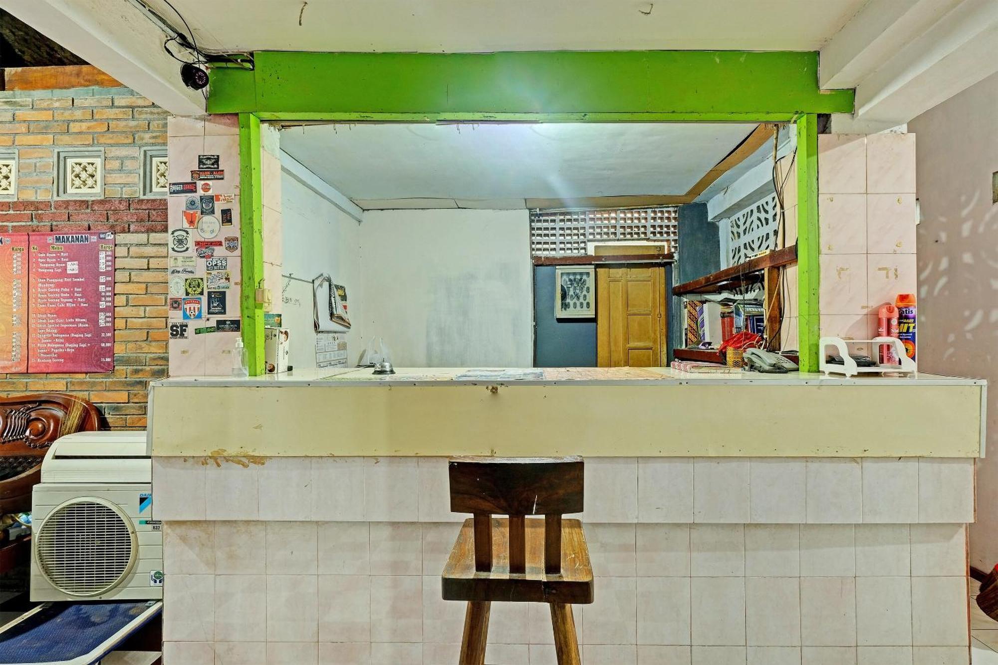 Spot On 91915 Homestay Superman Yogyakarta Exterior foto