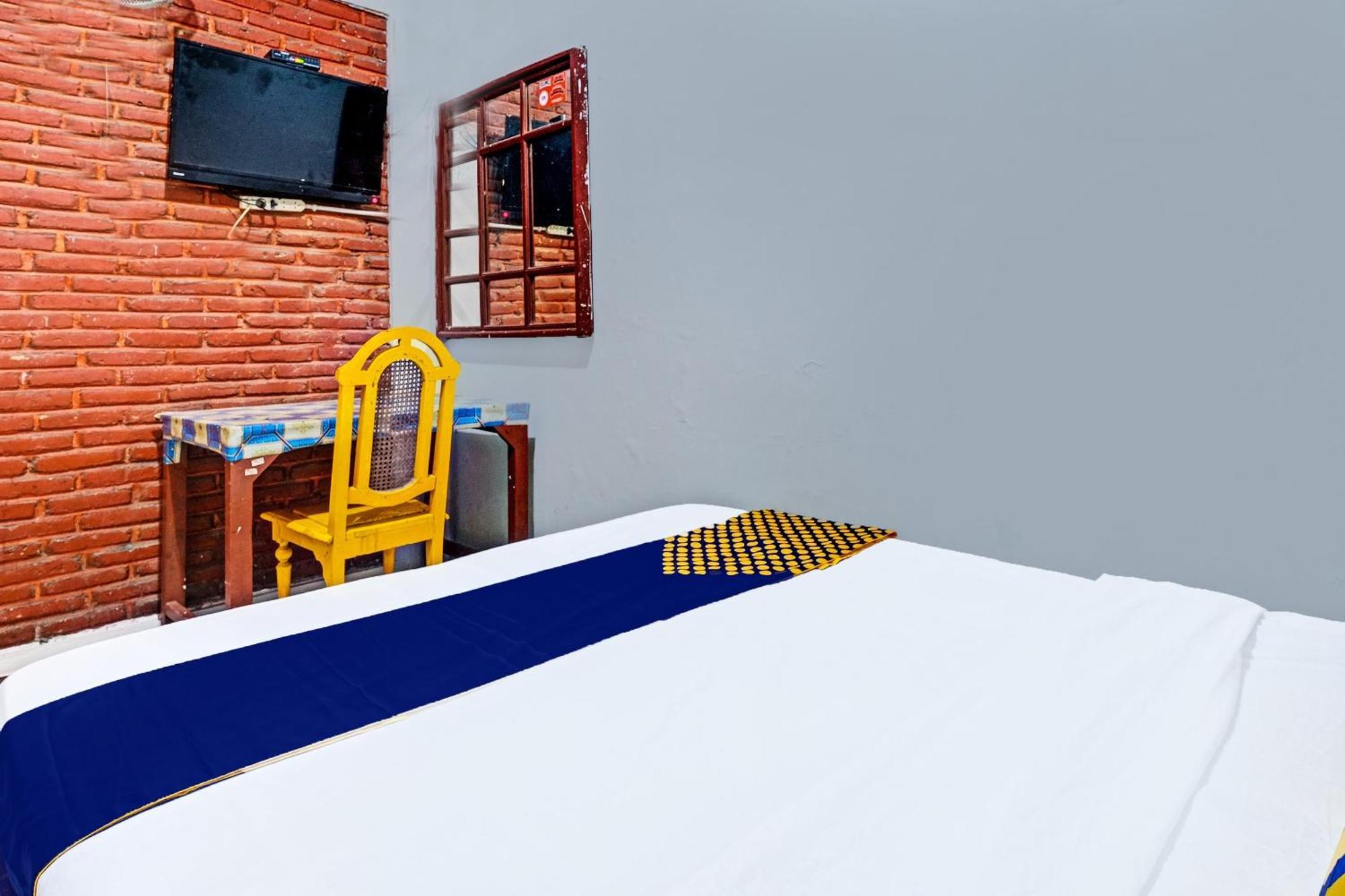Spot On 91915 Homestay Superman Yogyakarta Exterior foto