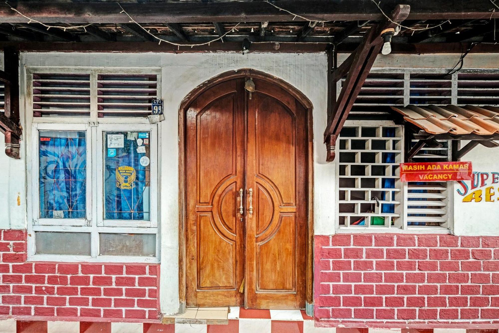 Spot On 91915 Homestay Superman Yogyakarta Exterior foto